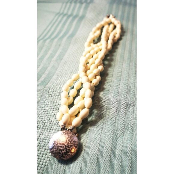 Multi-Strand White Bead Bracelet with Ornate Silver-Tone Clasp 1960s Medium - Picture 3 of 11